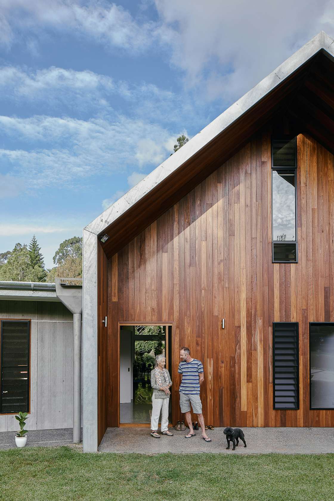 Two Barn-Like Volumes Make Up This Low-Maintenance Australian Home - Dwell