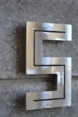 7.5" HIGH X 4.5" WIDE X 3/8" THICK. 

THESE ARE MADE FROM AIRCRAFT GRADE ALUMINUM WITH SHINE, ETCHED, OR BLACK FINISH.

CUSTOM MADE IN THE USA.