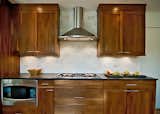 A modern kitchen by hCO INTERIORS  Photo 6 of 7 in Modern Kitchen by hCO INTERIORS
