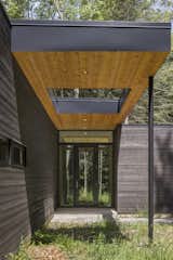 Exterior, House Building Type, Wood Siding Material, and Flat RoofLine  Photo 4 of 28 in Cat Hill by Studio MM Architect