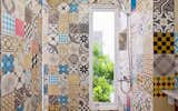 ALL BATHROOM GET NATURE LIGHT-USE TILE CONCRETE LOW COST FOR ALL BATHROOM-MAKE MORE COLOR FUL FOR WHITE HOUSE