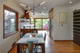 Buckenmeyer Architecture  chose Essence Series(R) wood windows and patio doors for this project in Portland, OR.

https://www.milgard.com/learn/wood-windows-maximize-views-and-open-remodel
