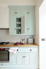 The Classic English Kitchen by deVOL, prices start from £25,000  Photo 3 of 13 in The Pimlico Kitchen by deVOL by deVOL Kitchens