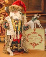 Mark Roberts Santa
Click the link below to see more.▼
https://commonwealth-lighting.com/brands/mark-roberts