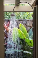 Hi`ilani Spa garden shower