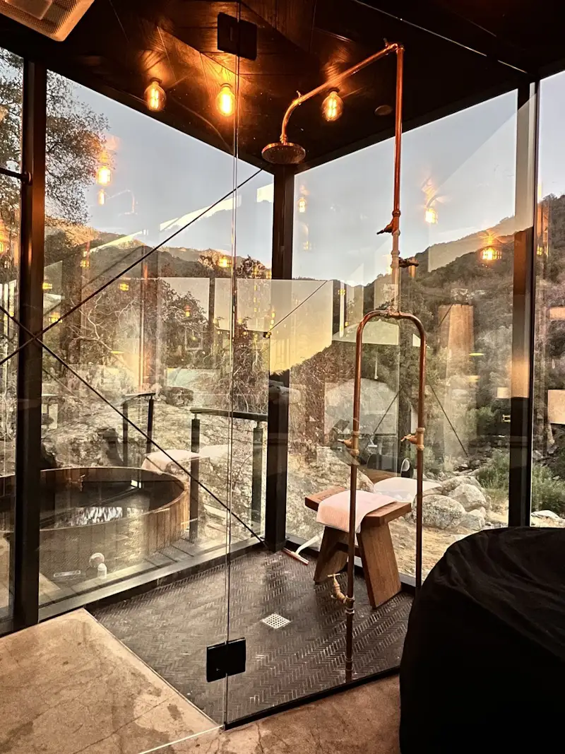 View of Photo 4 of 13 in Luxury off-grid mirror cabins by ÖÖD near Sequoia ...