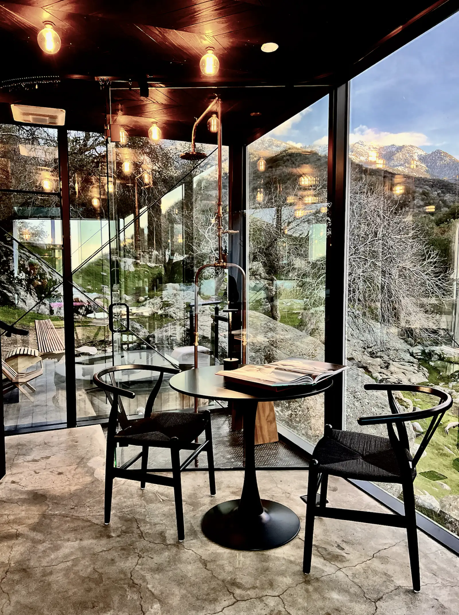 Image showcasing Photo 13 of 13 in Luxury off-grid mirror cabins by ÖÖD near Sequoia ...