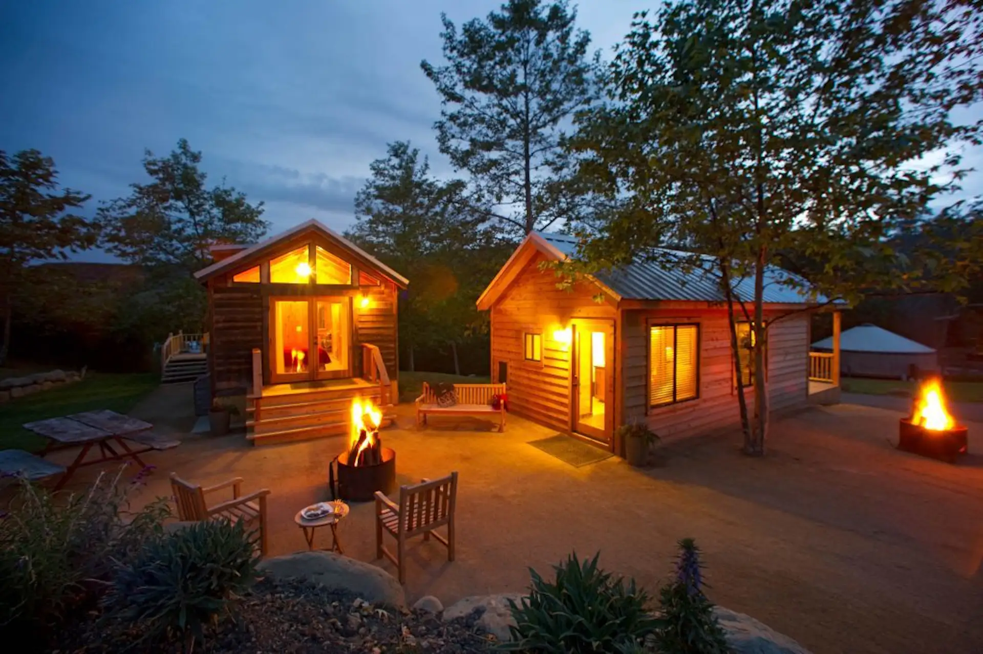 Through the decor and amenities, El Capitan resort provides a measure of comfort and pampering—from healthy Saturday night dinners to a variety of wellness treatments. Smell the wild sage in the early spring blossoming, observe the monarch butterflies mud-puddling in the fall, listen to the frogs all year round—there is something for each season. El Capitan offers a personal encounter with nature.