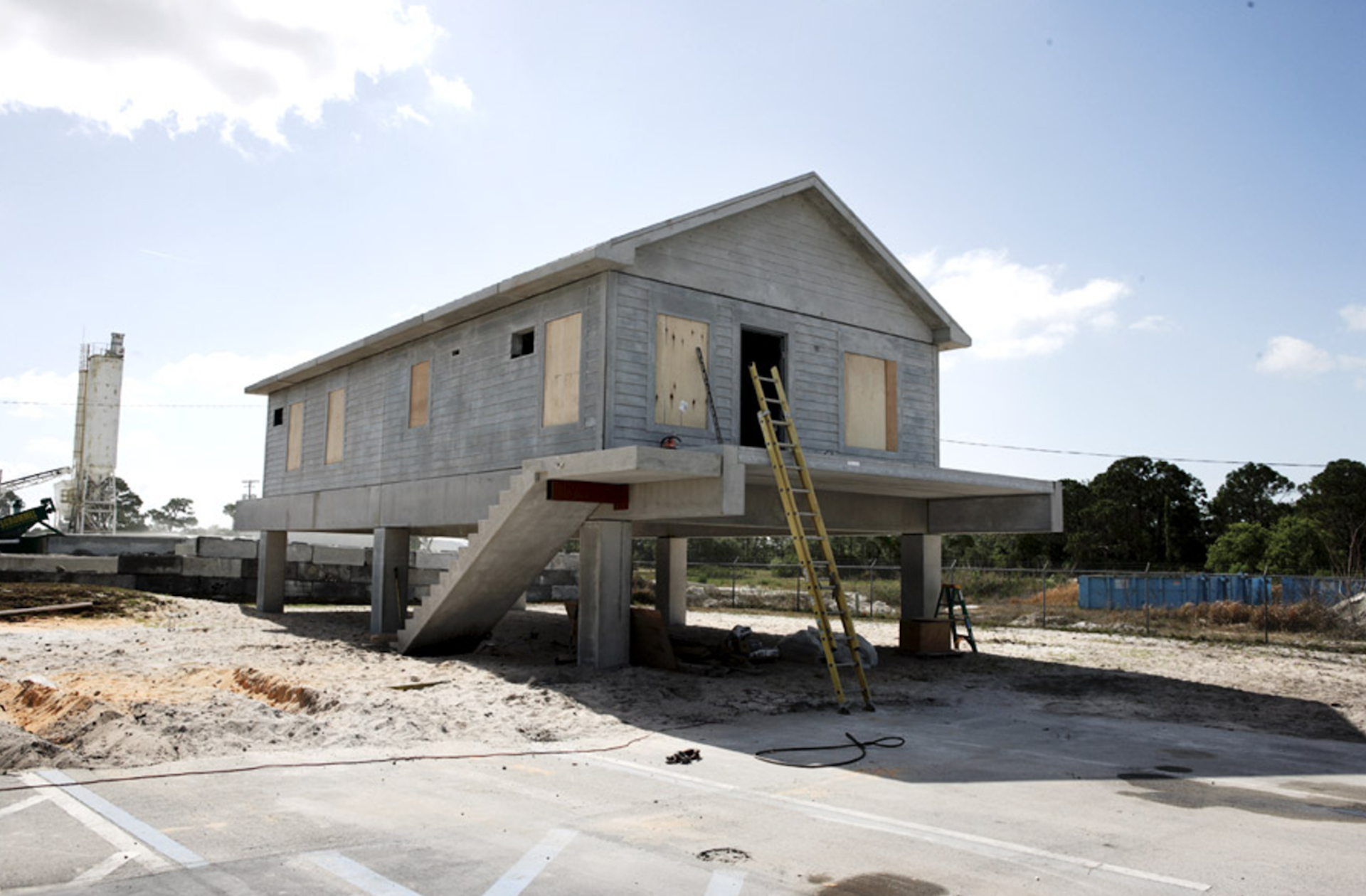 Foreverhome’s precast building systems offer durable and reliable hurricane-resistant housing solutions for residents of coastal regions prone to storms and flooding.