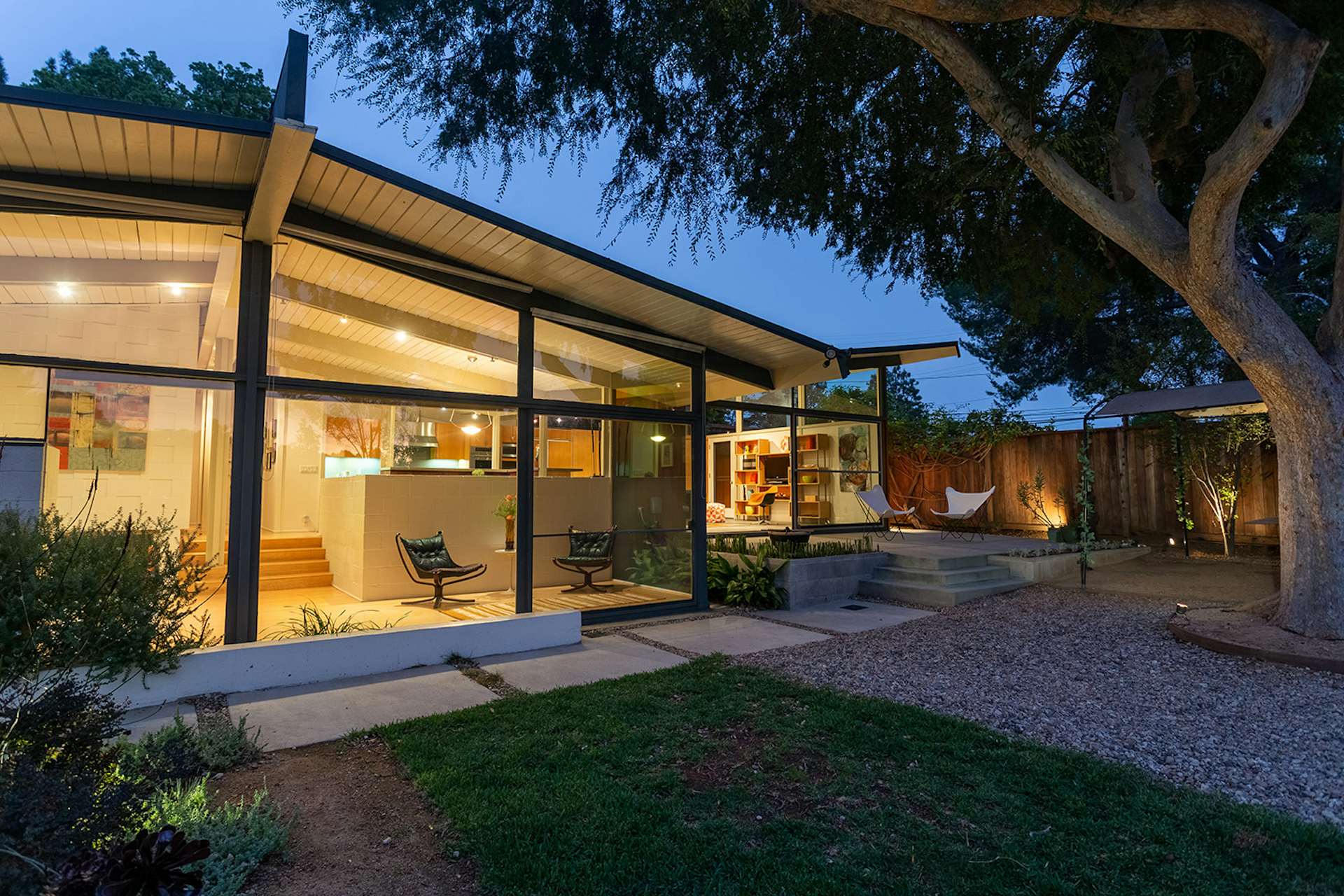 Photo 21 of 21 in A Luminous Midcentury Home and ADU in Los Angeles Ask
