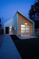 Detached garage