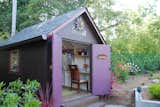 This Californian she shed was built based on a kit by Everton that arrived with about 85 different components. Once the structure was built, final steps included personalization of the she shed, like paint and flooring selection and installation of curtains and other furniture.
