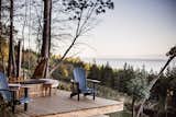 Galiano 100 by Trim Studio outdoor deck and hot tub