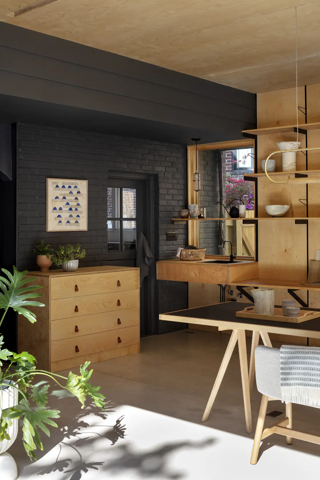Photo 4 of 9 in How They Pulled It Off: Floor-to-Ceiling Modular ...