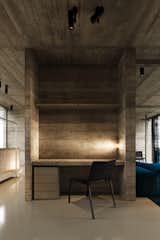 
A perfect blend of simplicity and functionality, the space offers a calming and productive environment with a minimalist desk and industrial concrete accents. #mb3h #minimalism #modernworkspace #concretedesign