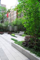 Planting Walls & Pavers  Photo 3 of 6 in Modern Linear Courtyard by Greenblott Design