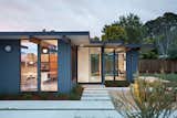 A Midcentury Eichler in San Mateo Is Turned Into a Functional Family Home - Photo 10 of 10 - 