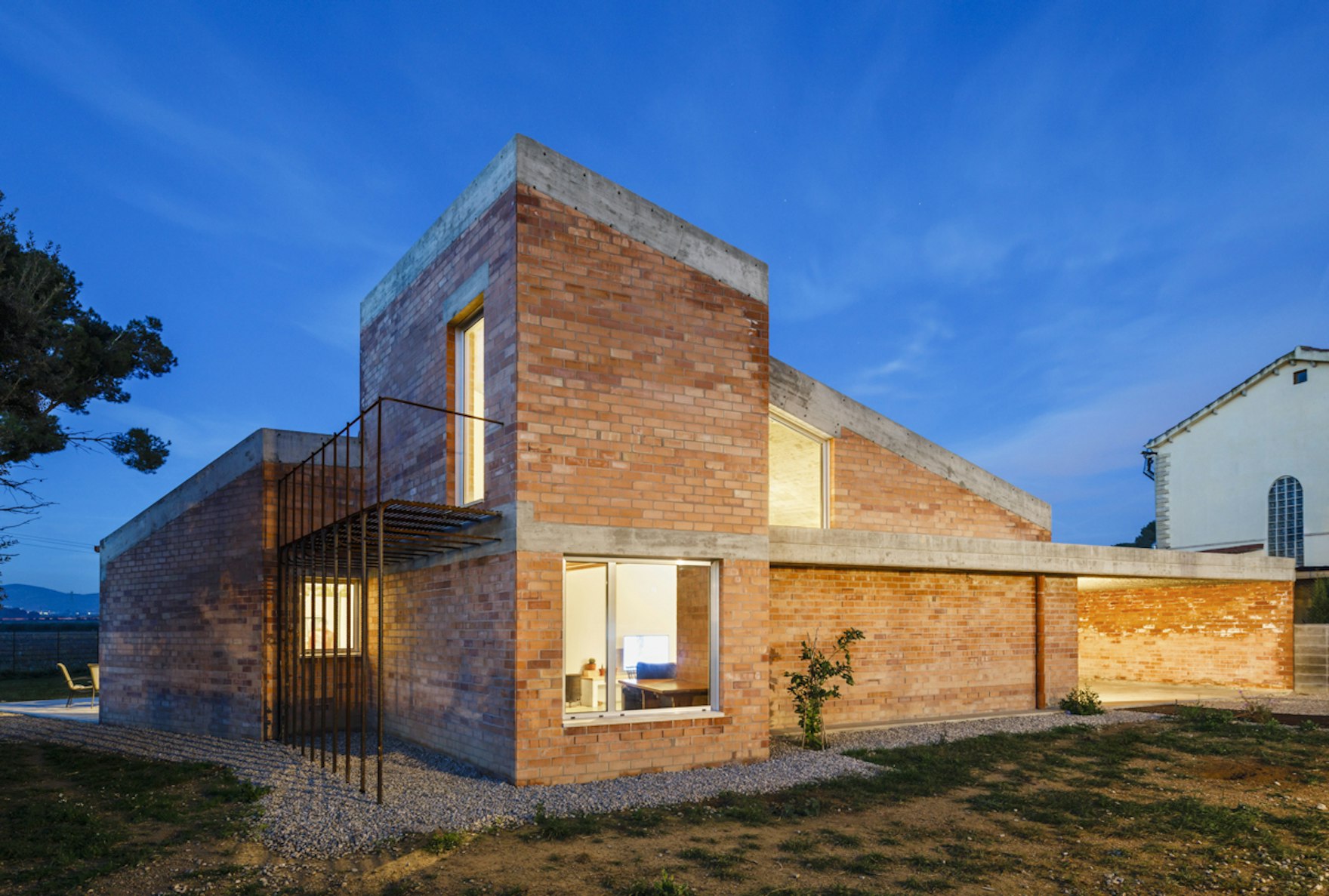 photo-11-of-12-in-this-low-impact-home-links-a-family-closer-to-each