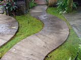 Wandering Path Pavers
$29.50 

Dimensions 31.5" L x 7" (W-narrow end) 12" (W-wide end) x 2" D

Please note that due to weight and/or size this item may require additional delivery and processing charges. Email us at info@biggrassliving.com for a freight shipping quote.