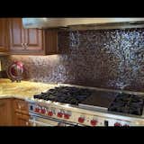 Brown is anything but boring when it's Susan Jablon's 5/8" Dark Brown Iridescent Glass Tile in your kitchen. It is beautiful and transformative.
http://ow.ly/VFi230l6mjE
#tile #tiles #housetour #houseenvy #ihavethisthingwithchocolate #brownkitchen #browndecor #currentdesignsituation #instalove #instastyle #instahome #kitchenlove #dreamkitchen #homerenovation #homeinterior #interior123 # finditstyleit #apartmenttherapy #jungalowstyle #modernhome #rustickitchen #contemporarykitchen #moderndesign #kitcheninspo #cottagestyle #oldhouselove #backsplash #kitchendesign #kitchenbacksplash #kitchendecor #ihavethisthingwithbrown #walltile #kitchentile #tilestyle
