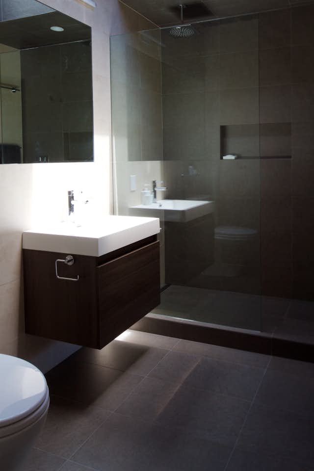 Photo 7 of 10 in A Respectfully Renovated Modern Beach House on Fire