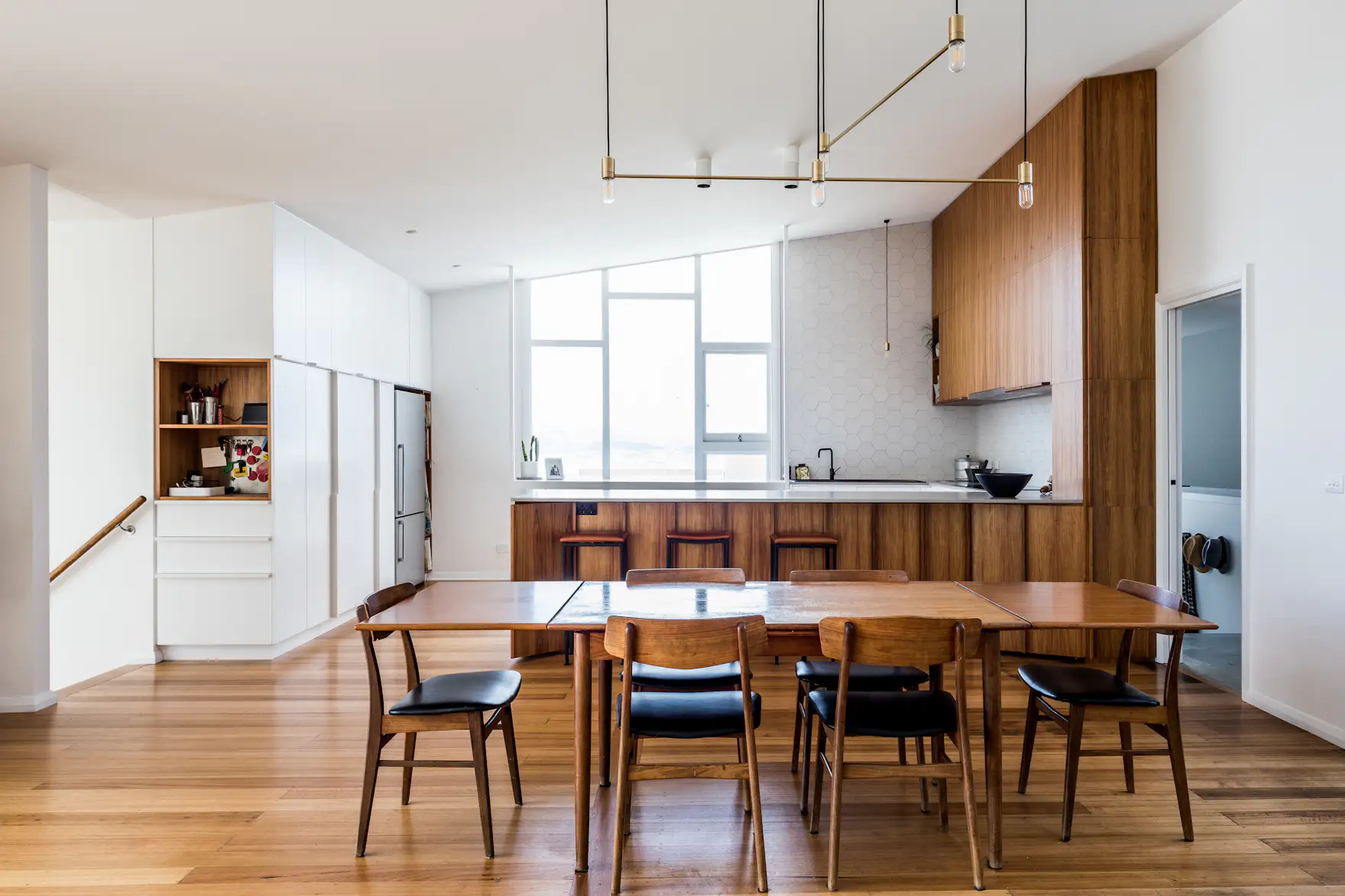 Photo 5 of 15 in An Architect's 1958 Midcentury in Tasmania Gets a ...