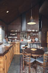 You Won’t Want to Leave This Cozy Cabin in New Zealand - Photo 6 of 9 - 