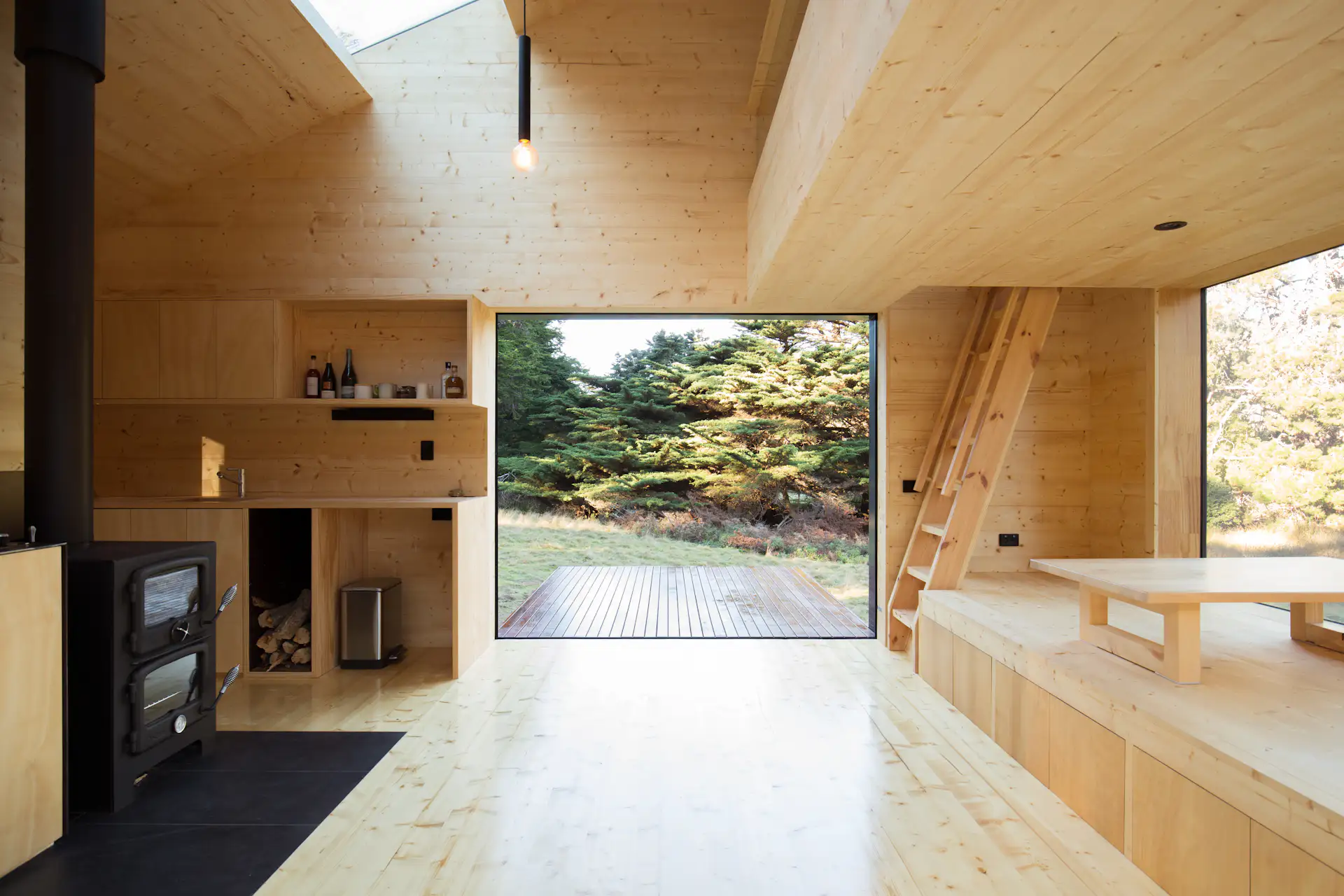 Curated visual reference: Picture Idea: A Secluded Off Grid Cabin Echoes Stunning Minimalist Design