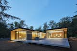 A Serene Indoor/Outdoor Oasis Rises on a Lakeshore in Ontario