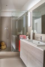 Tosio Street Apartment by alepreda architecture Bathroom