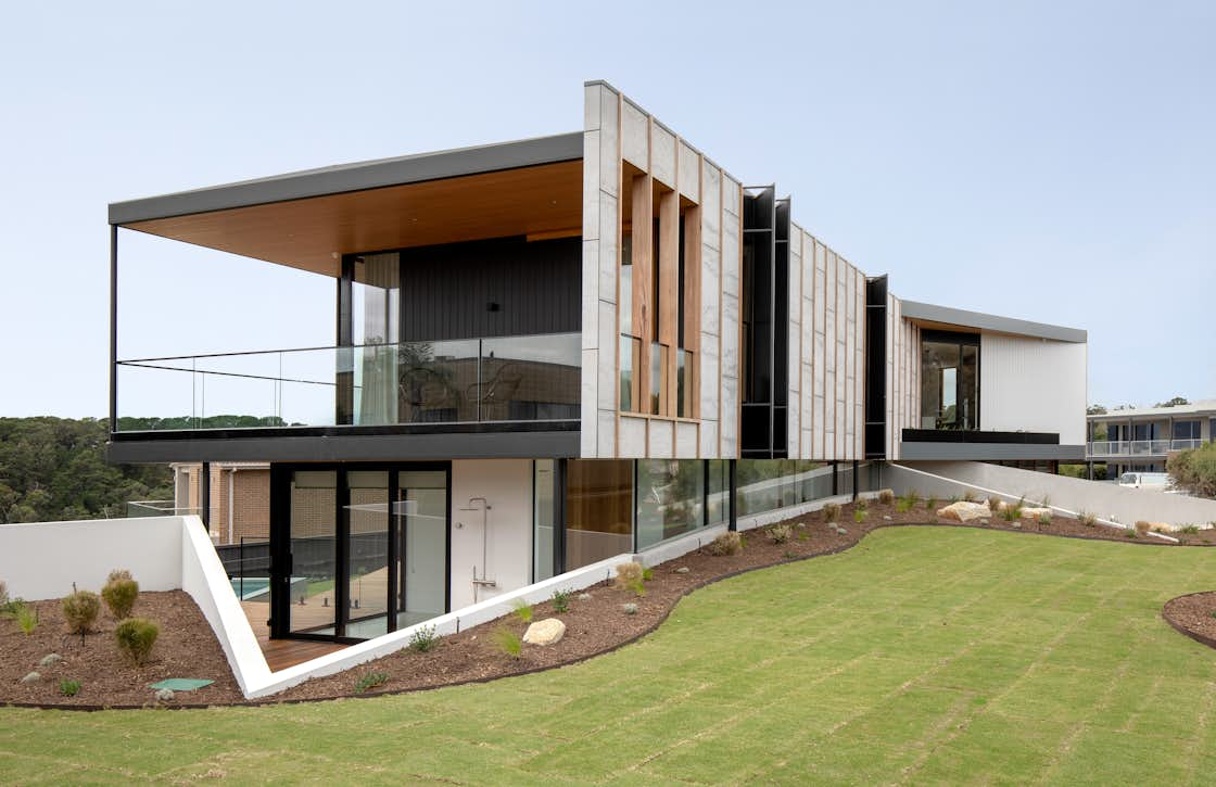 Photo 22 of 22 in A Dynamic Home in Australia Angles for Epic Views - Dwell