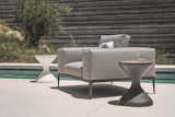 Bells table and the Grid lounge chair as part of the flexible lounging system. 