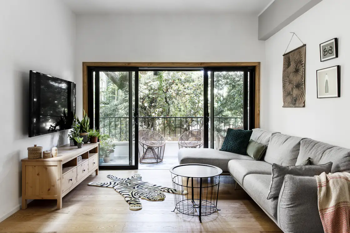 Photo inspiration: Fresh Look at Urban Jungle Apartment By Danka Design