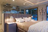 Mastersuite with open bathroom