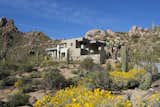 With the 3,169-foot-high granite summit of Pinnacle Peak looming to the southwest and the Sonoran Desert fanning out in every direction, our Elegant Modern at Estancia project embraced the site’s spectacular locale.