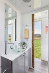 The mobile unit was outfitted with a full bath that includes plenty of storage.&nbsp;