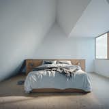 Upstairs in the loft, an open and airy space can sleep more.