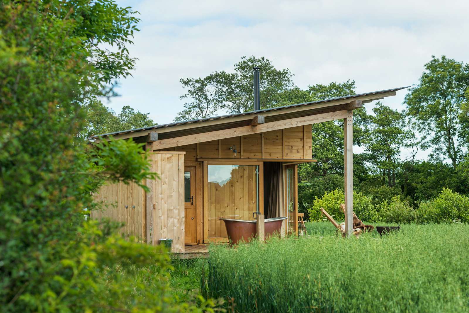 This Cozy Cabin In The British Countryside Has Everything You Need For 