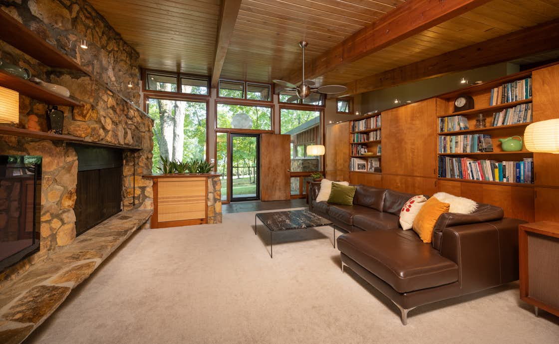 Photo 3 of 11 in A New York Midcentury With Custom Herman Miller