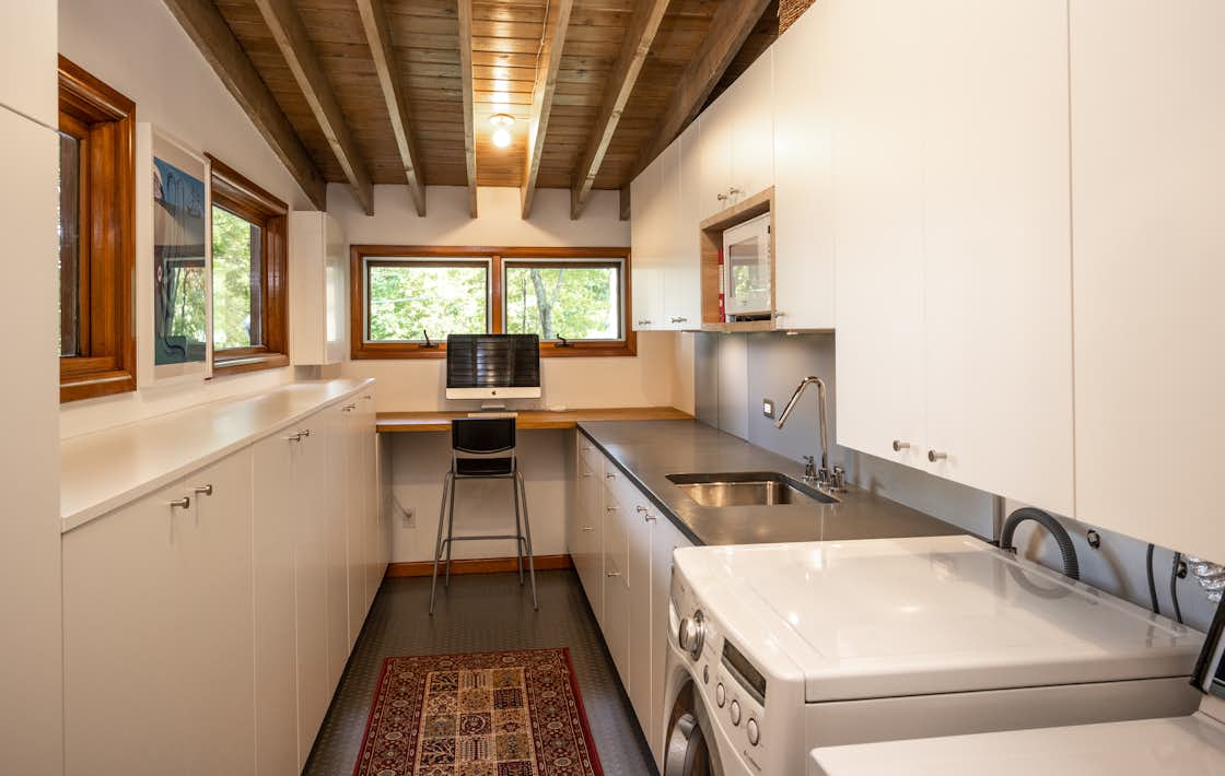 Photo 10 of 11 in A New York Midcentury With Custom Herman Miller