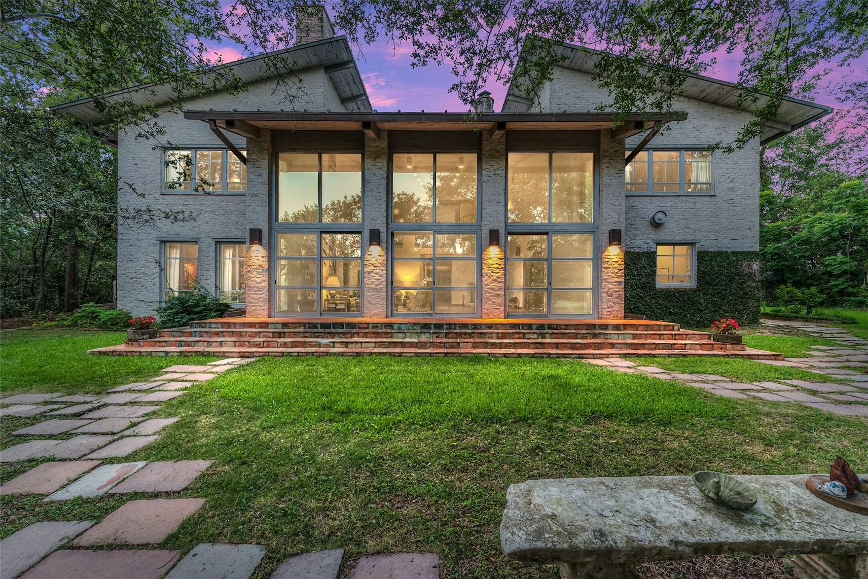 Photo 13 of 14 in An O’Neil FordDesigned Home Hits the Market in Houston for 9.6M Dwell