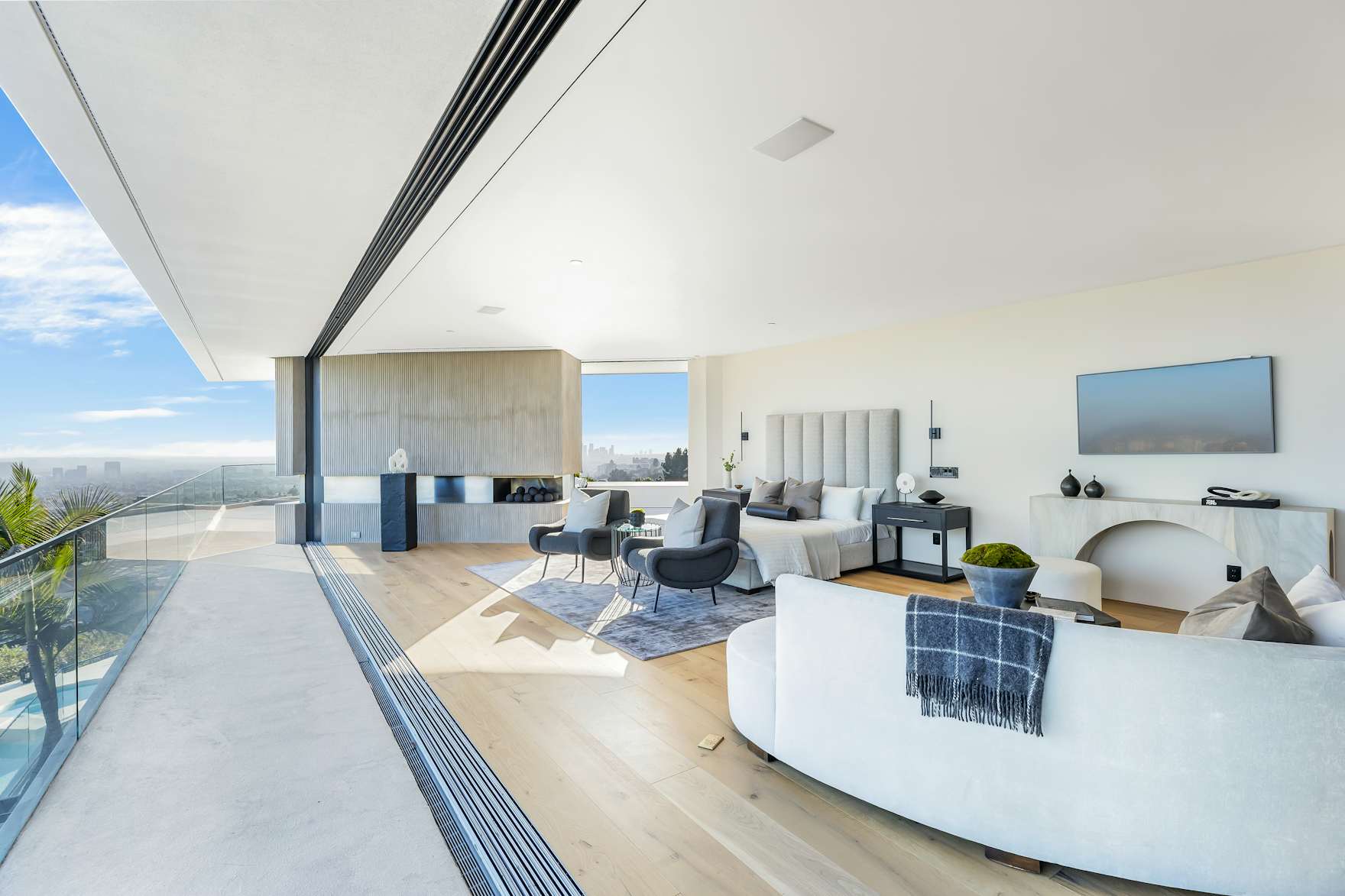 Photo 7 of 15 in An AIA Award-Winning Los Angeles Home Hits the Market