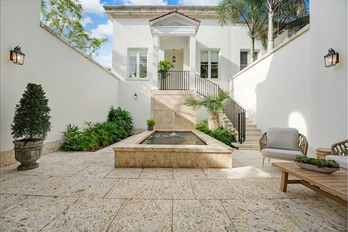 Photo 6 of 6 in This Airy Coral Gables Townhouse With a Showstopping