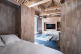 A Smart TV Controls the Layout of This Futuristic Beijing Home - Photo 4 of 11 - 
