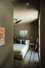 Guest bedroom with IC2 Air ceiling fan from Modern Fan Company.