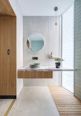 Family bathroom featuring a fibre cement splashback 