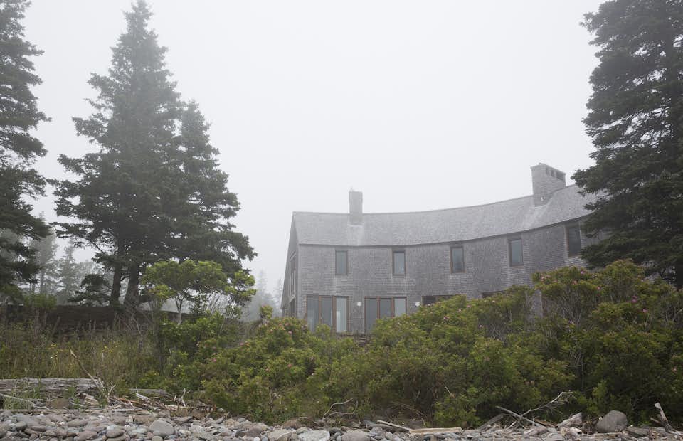 Photo 5 of 18 in Deep Cove House by Elliott + Elliott Architecture Dwell