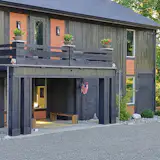 Welcome to The Bentley Longhouse