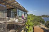 A Spectacular Lakeside Retreat in Texas Embraces the Outdoors - Photo 5 of 10 - 