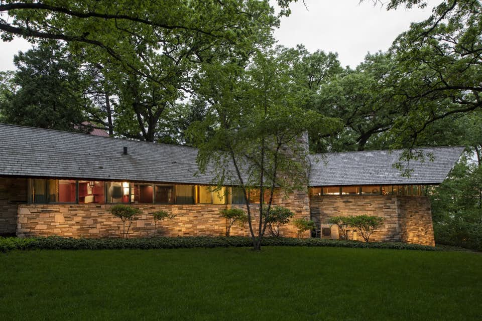 Photo 3 of 20 in A Frank Lloyd Wright Home With Unusual Materials Hits ...